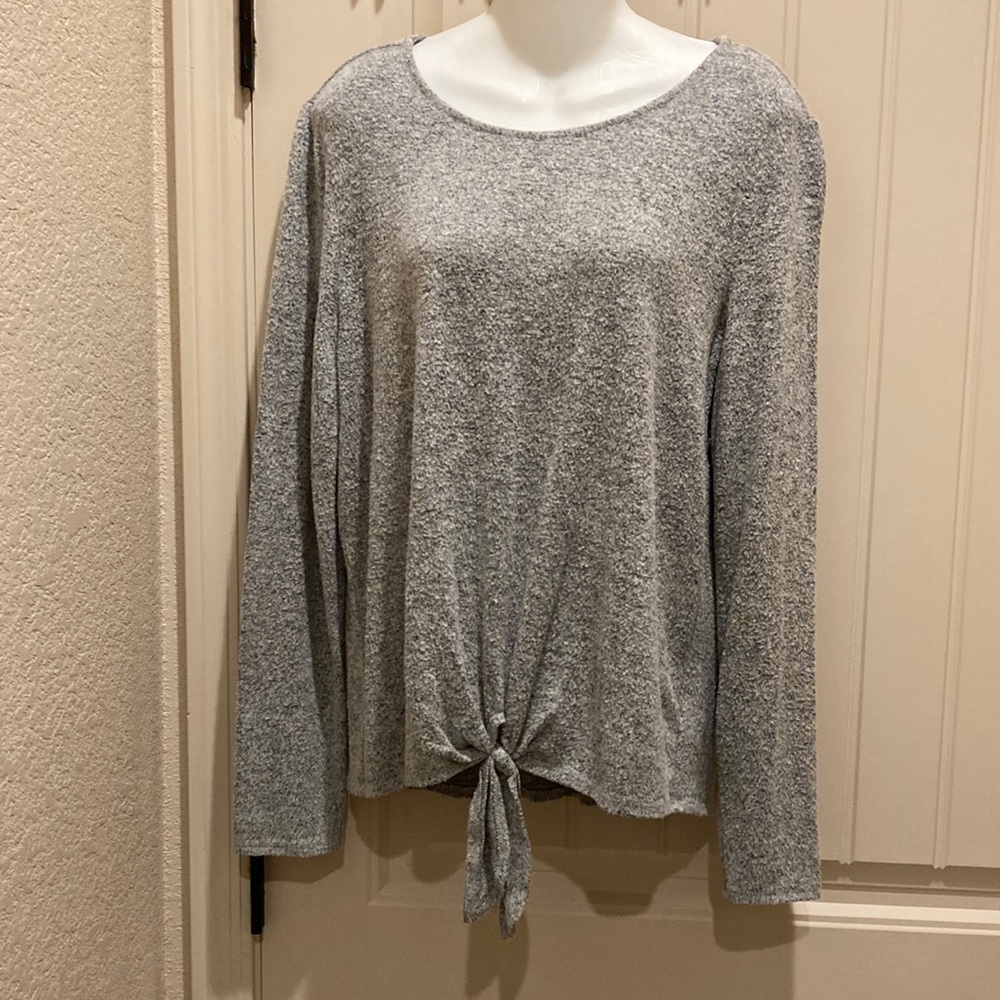 IZ Byer Women’s Size XL Light Gray Knotted Tie Pullover Soft Lightweight Sweater